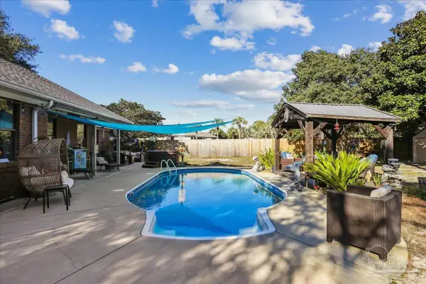 1716 Sea Lark Ln, Navarre, FL 32566