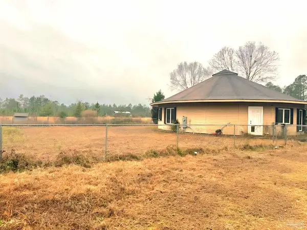 11307 Boundary Line Rd, Milton, FL 32583