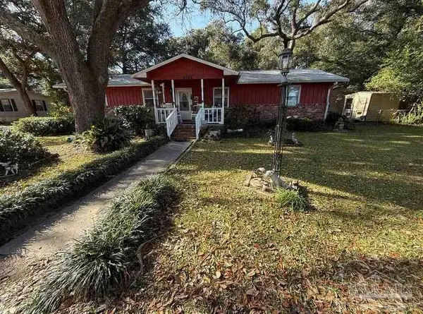 8055 Pinus Ln, Pensacola, FL 32534