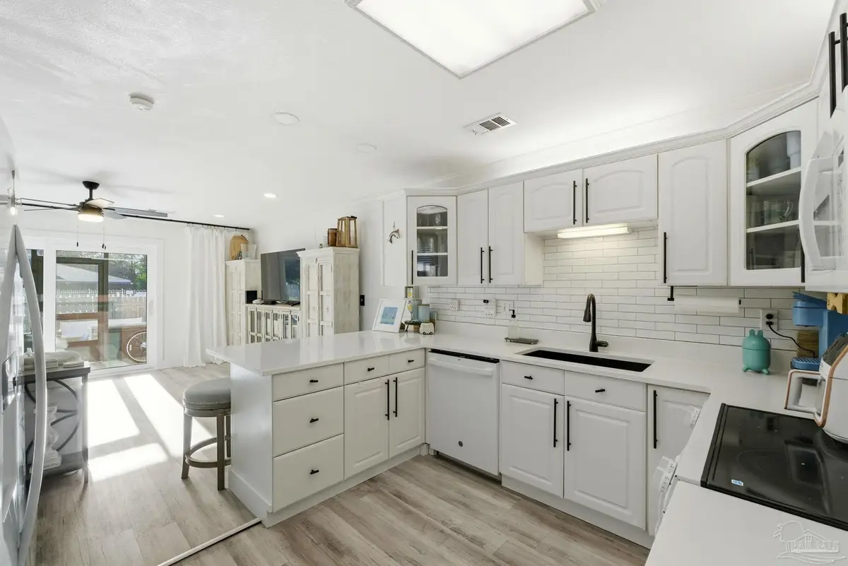 201 Pensacola Beach Rd #B14, Gulf Breeze, FL 32561 - Image #1