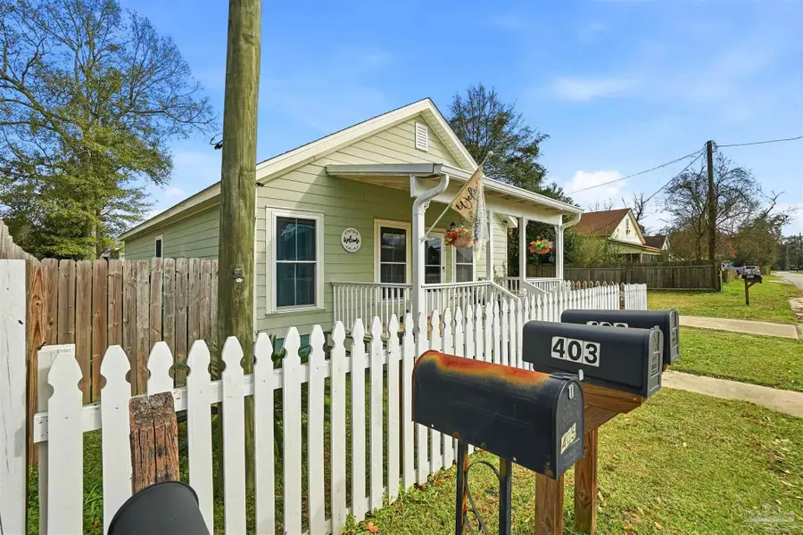 402 Front St, Century, FL 32535 - Image #2