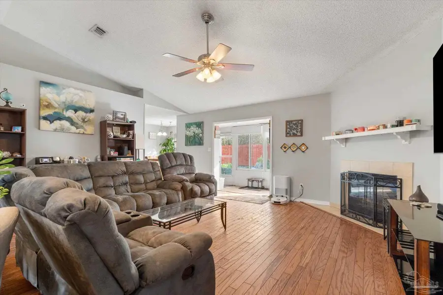 3316 Joanna Dr, Pace, FL 32571 - Image #2