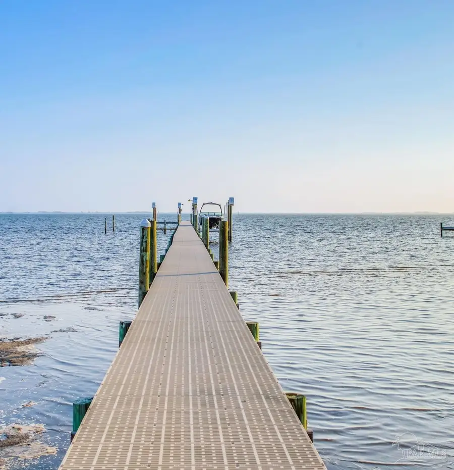5481 Soundside Dr, Gulf Breeze, FL 32563 - Image #3