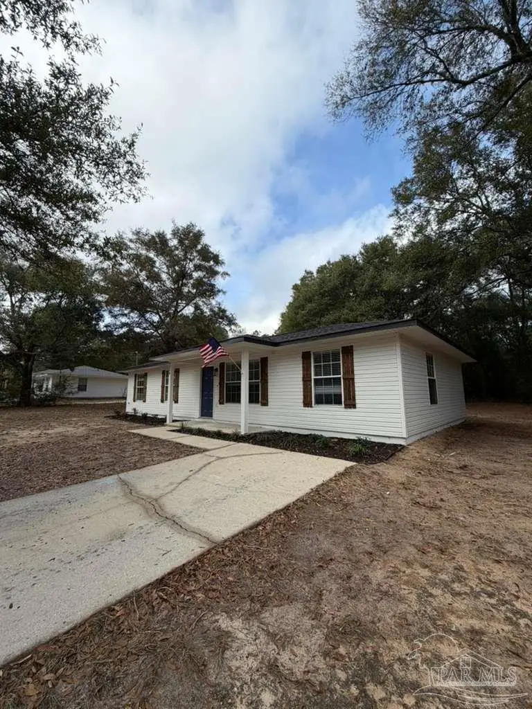 7504 Bowers Dr, Milton, FL 32570 - Image #2