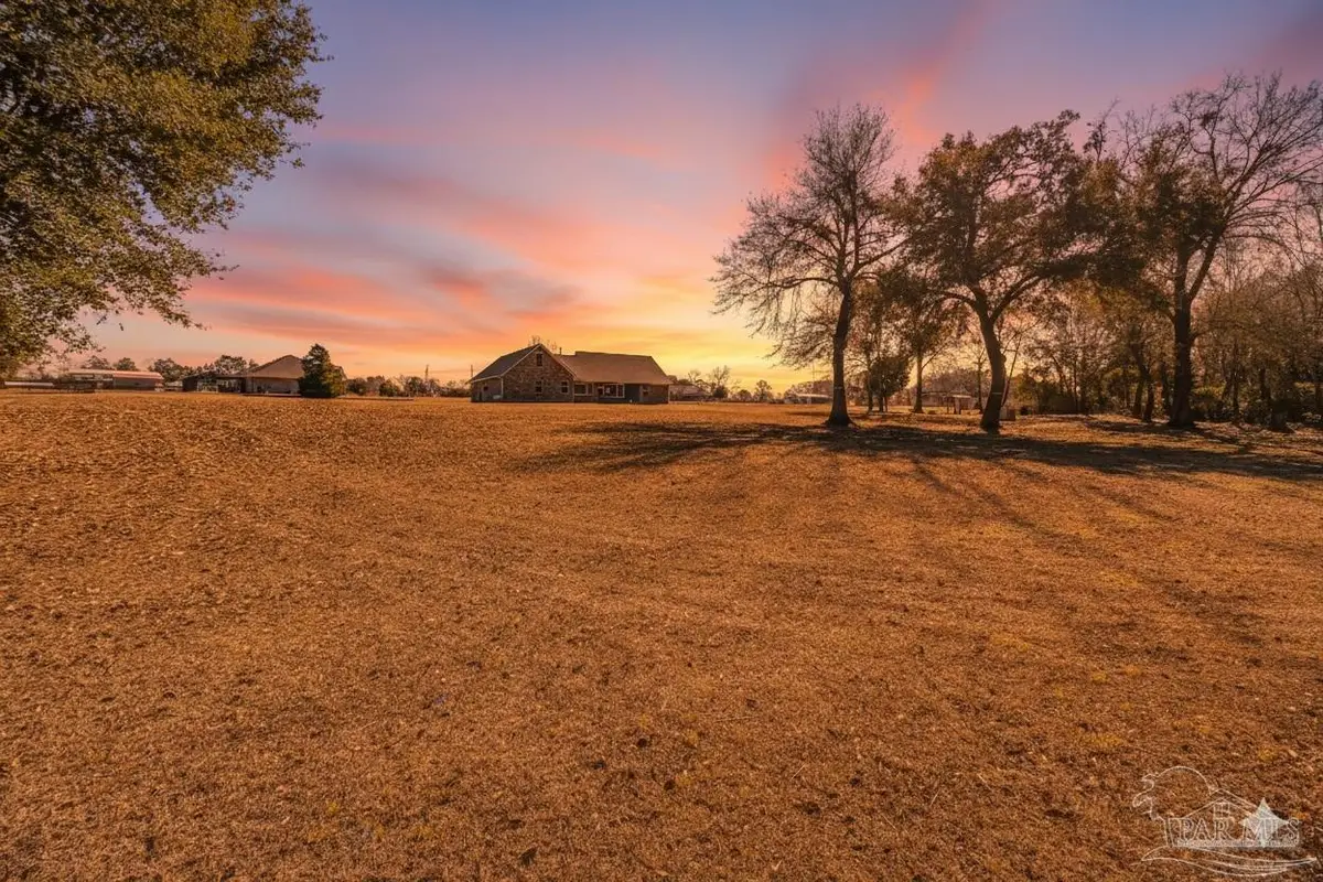 4940 Palmer Ridge Dr, Milton, FL 32570 - Image #1