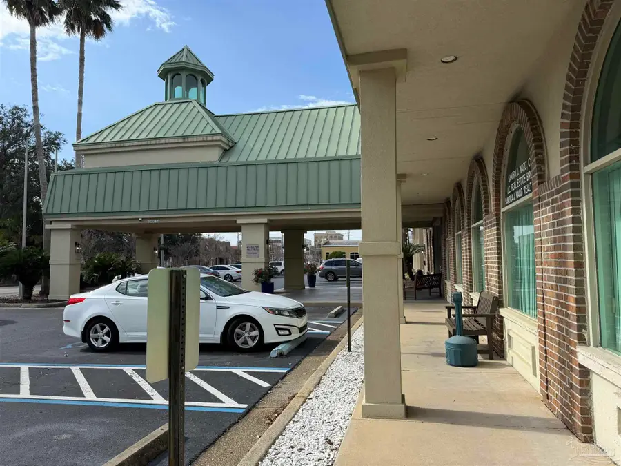 224 E Garden St #305, Pensacola, FL 32502 - Image #2