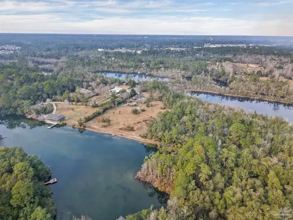 4621 Riley Rd, Milton, FL 32583