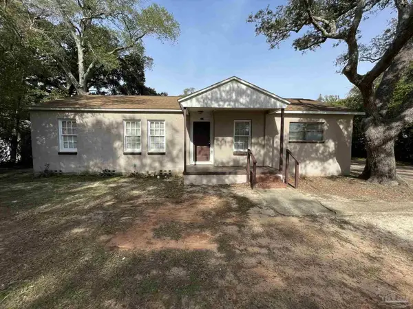 214 Brown Rd #2, Pensacola, FL 32507
