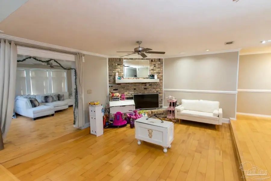 2143 Yardley Cir, Pensacola, FL 32526 - Image #3