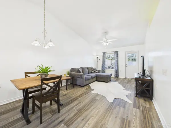 1453 Dunhurst Dr, Pensacola, FL 32534