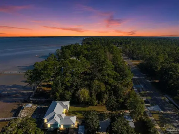 6404 E Bay Blvd, Gulf Breeze, FL 32563