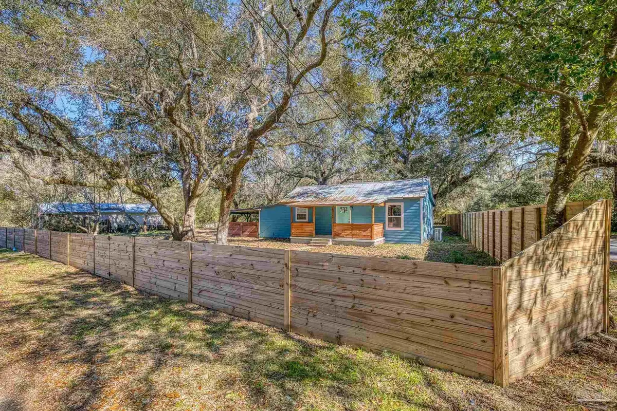 5324 Cathy St, Milton, FL 32583 - Image #1