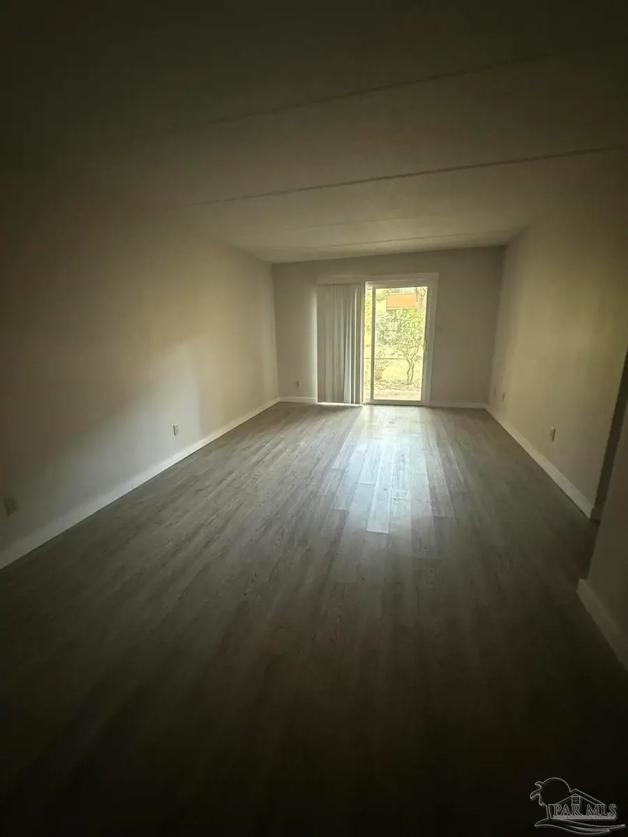 209 W Miracle Strip Pkwy, Mary Esther, FL 32569 - Image #2