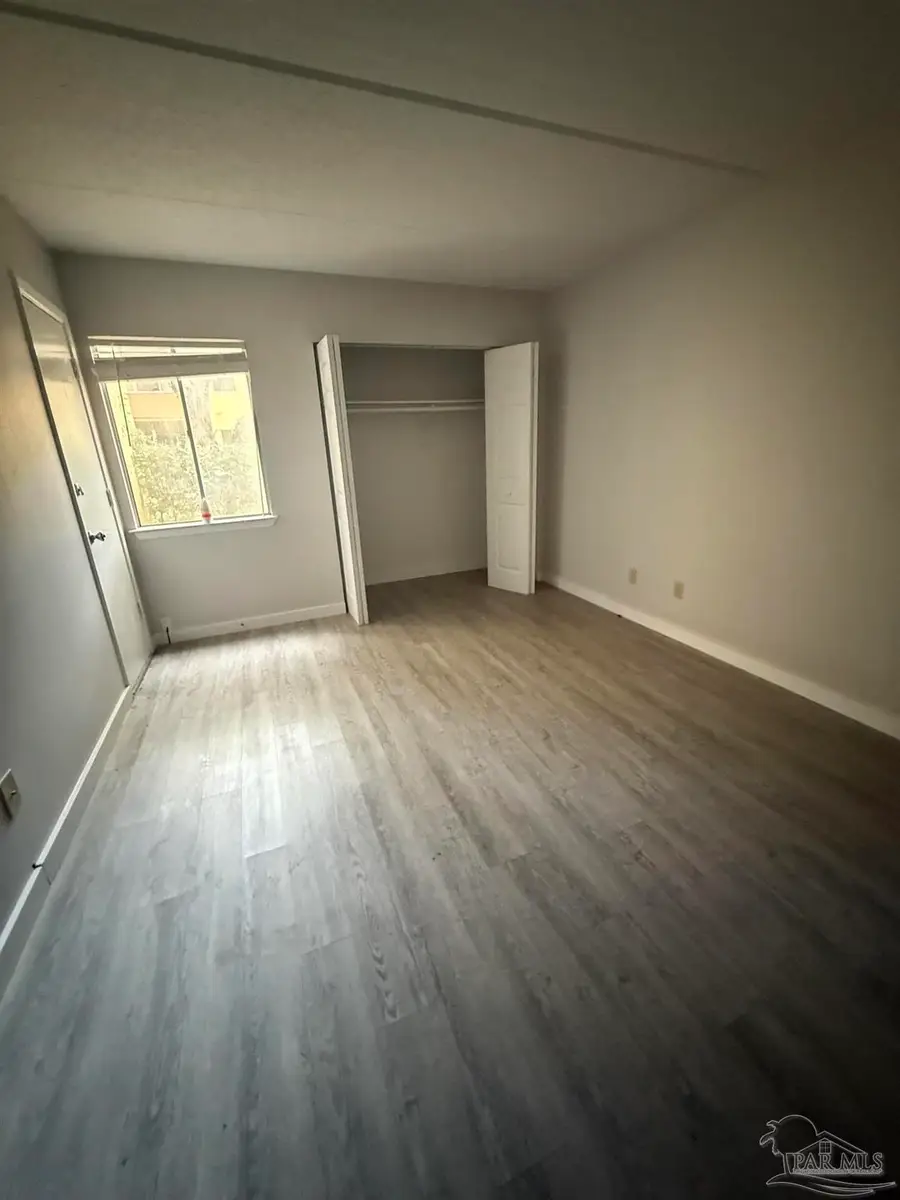 209 W Miracle Strip Pkwy, Mary Esther, FL 32569 - Image #3