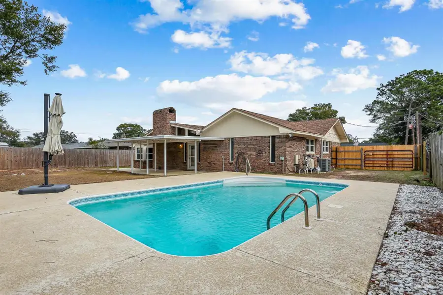 5645 Adelyn Rd, Pensacola, FL 32504 - Image #2