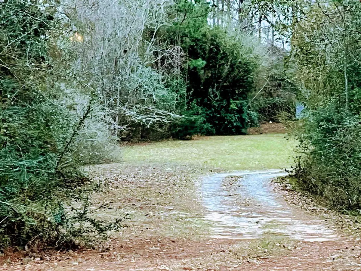 10001 Isaacs Ln, Pensacola, FL 32526 - Image #1