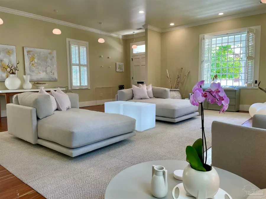 216 E Church St, Pensacola, FL 32502 - #2