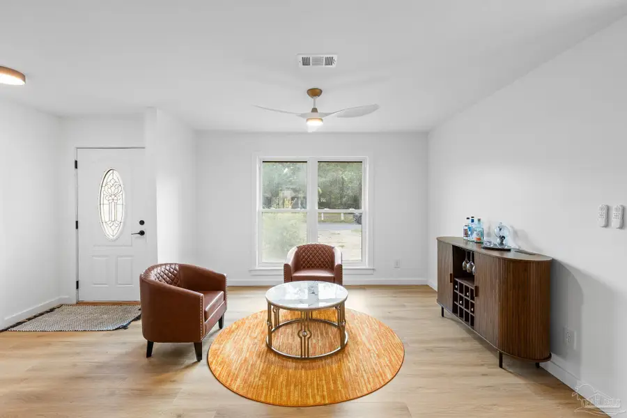 3962 Elmcrest Dr, Pensacola, FL 32504 - Image #2