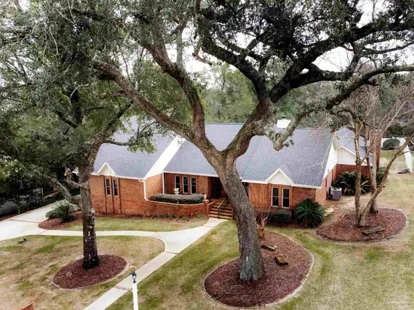 3781 Scenic Ridge Dr, Pensacola, FL 32514