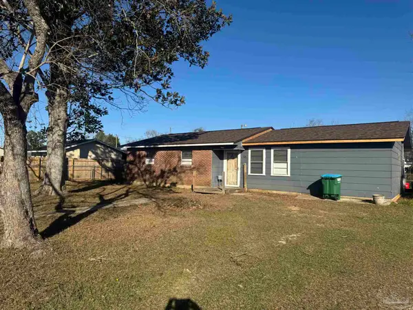 104 Evelyn St, Flomaton, AL 36441