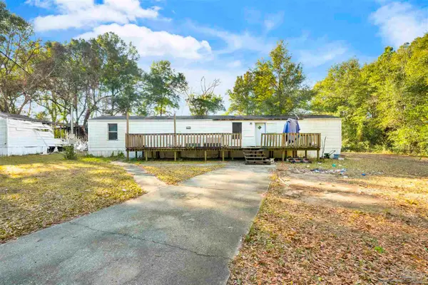 1697 Saxon St, Pensacola, FL 32505