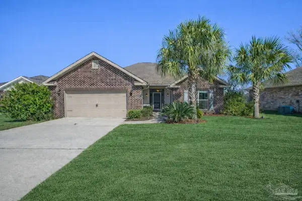 2470 Bentley Oaks Dr, Cantonment, FL 32533