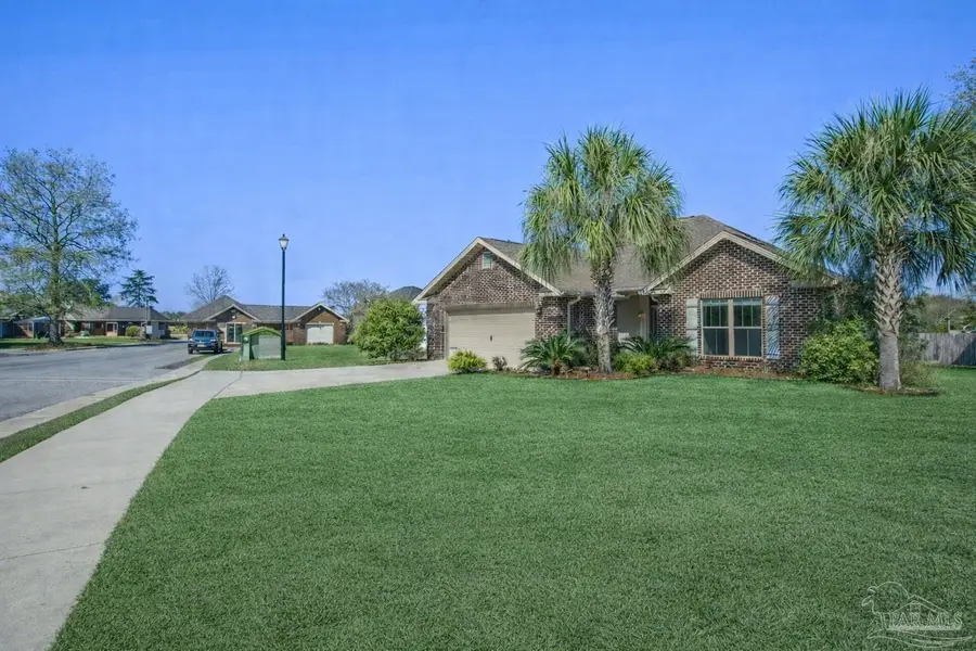 2470 Bentley Oaks Dr, Cantonment, FL 32533 - Image #3
