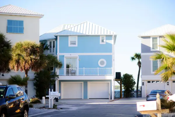 1444 Homeport Dr, Navarre Beach, FL 32566