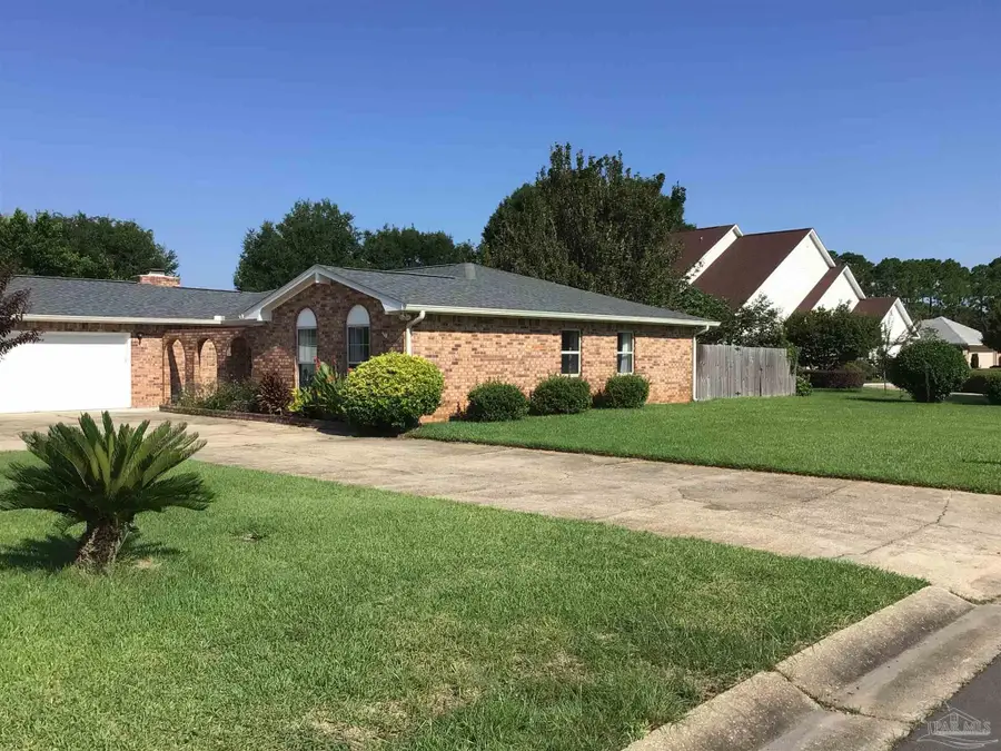 6852 Lake Joanne Dr, Pensacola, FL 32506 - Image #3