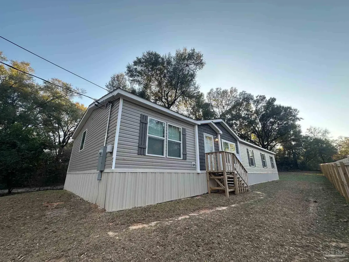 9989 Oak Haven Rd, Pensacola, FL 32526 - Image #1