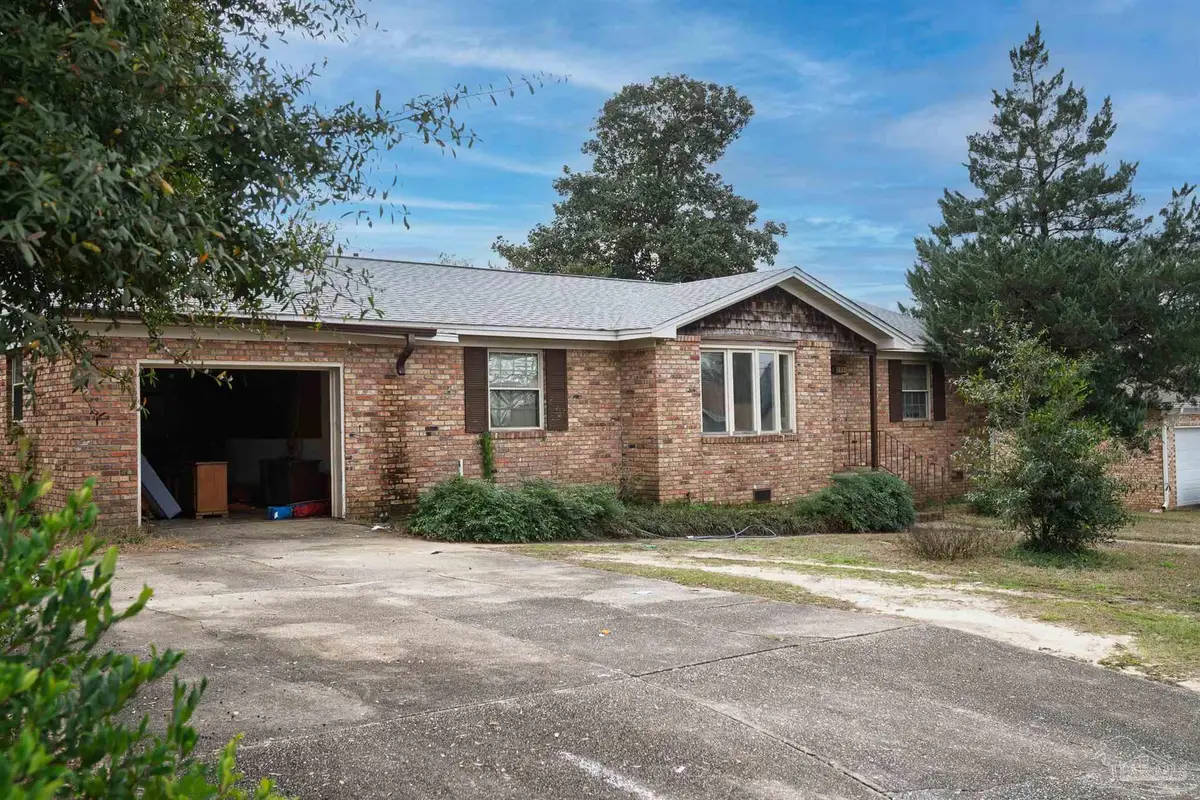 2031 Broyhill Ln, Pensacola, FL 32526 - Image #1