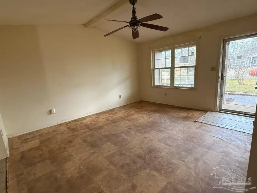 6413 Meadow Field Cir, Pensacola, FL 32526 - Image #2
