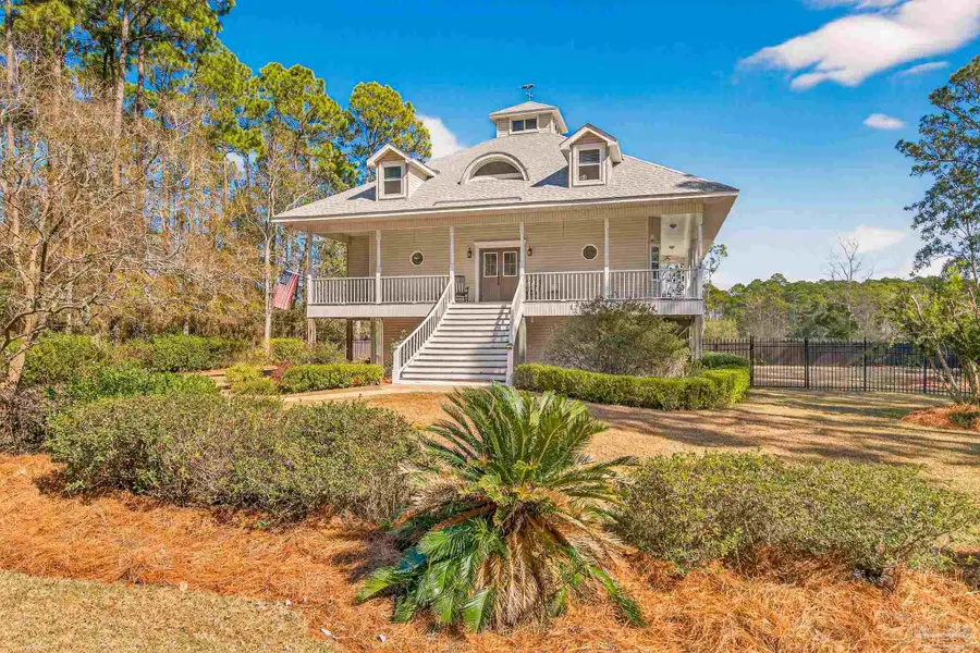 4596 Bayside Dr, Milton, FL 32583 - Image #2