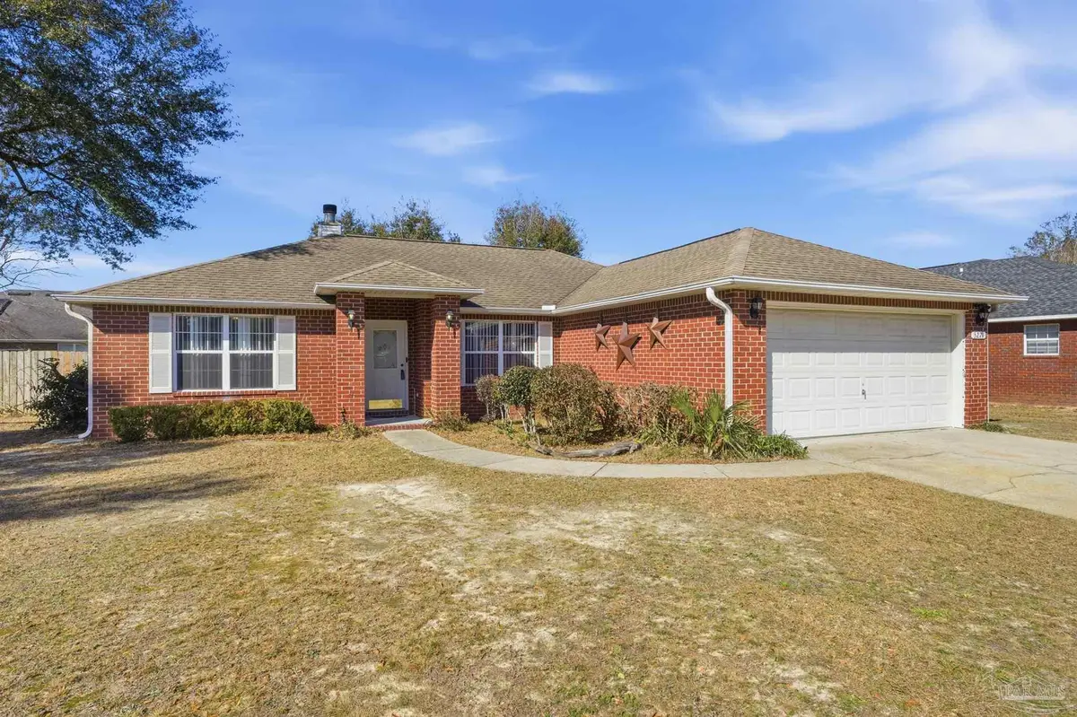 5271 Goshawk Dr, Milton, FL 32570 - Image #1
