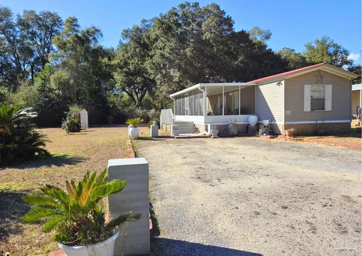 4505 Edgewood Dr, Milton, FL 32583 - Image #1