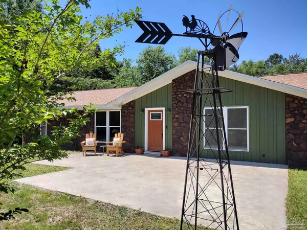 4611 Gunter Rd, Milton, FL 32583