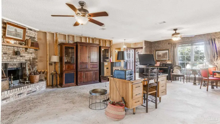 2837 Venetian Garden, Gulf Breeze, FL 32563 - Image #2