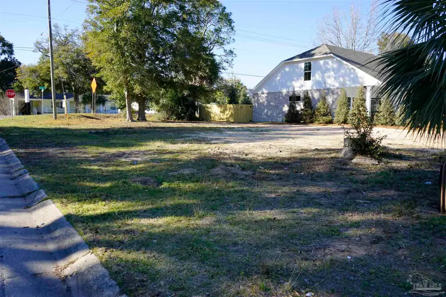 900 Scenic Hwy, Pensacola, FL 32503 - Image #2