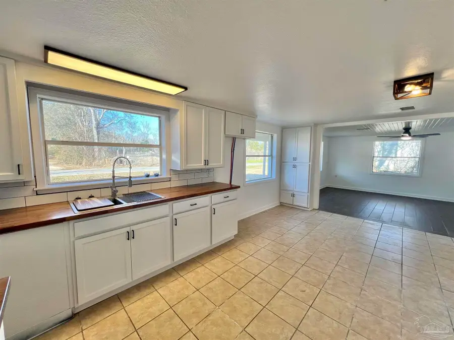 111 Swift St, Atmore, AL 36502 - #2