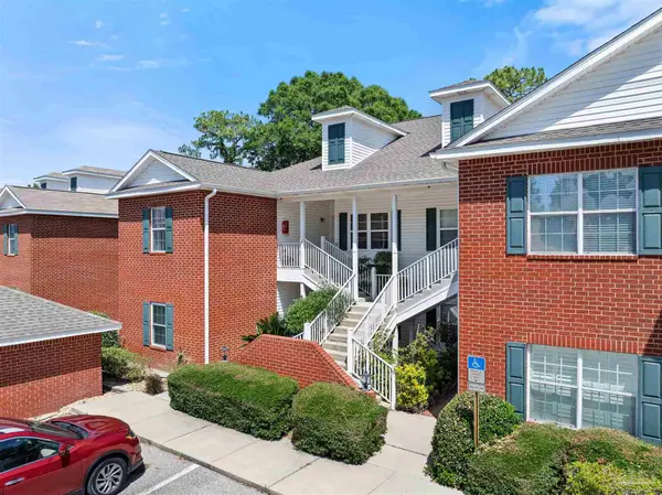 5870 Spanish Trail, Pensacola, FL 32504