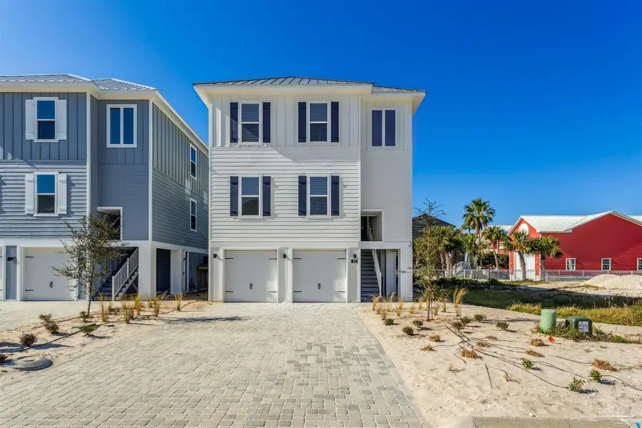 201 Clipper Dr, Pensacola, FL 32507 - Image #2