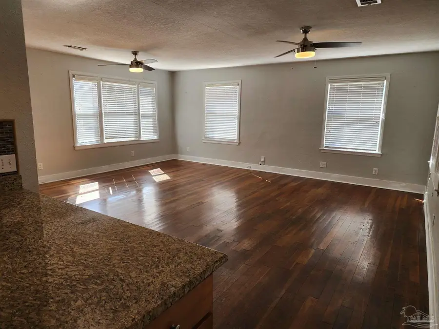 1100 E Hernandez St, Pensacola, FL 32503 - Image #3