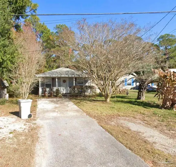 1984 Ambassador Dr, Gulf Breeze, FL 32563