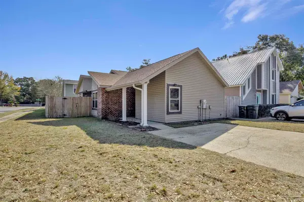 3020 Cedarwood Village Ln, Pensacola, FL 32514