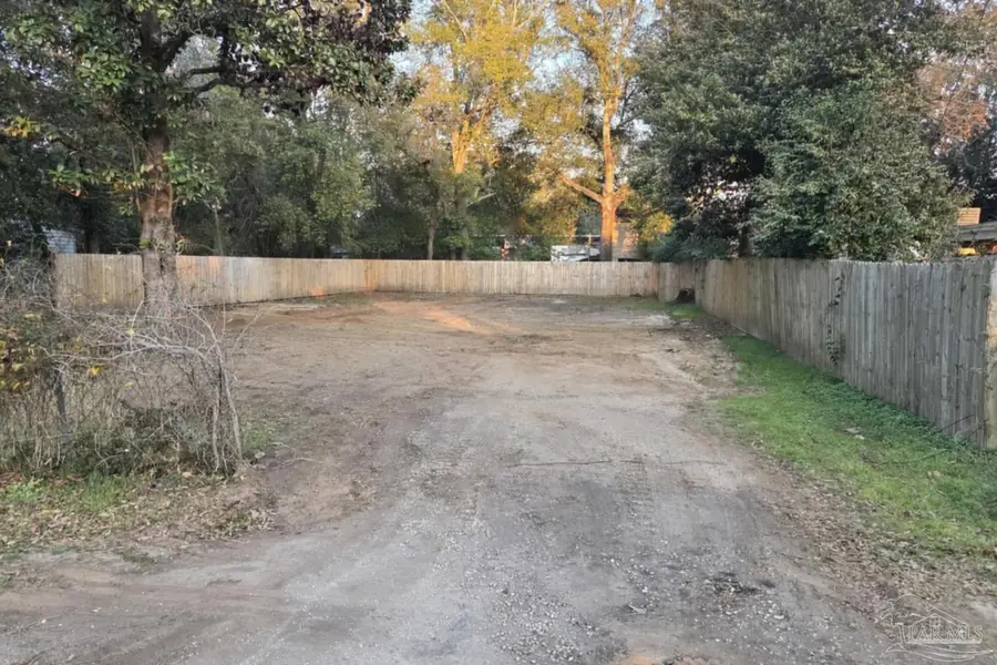 6410 Skyline Dr, Milton, FL 32570 - #2