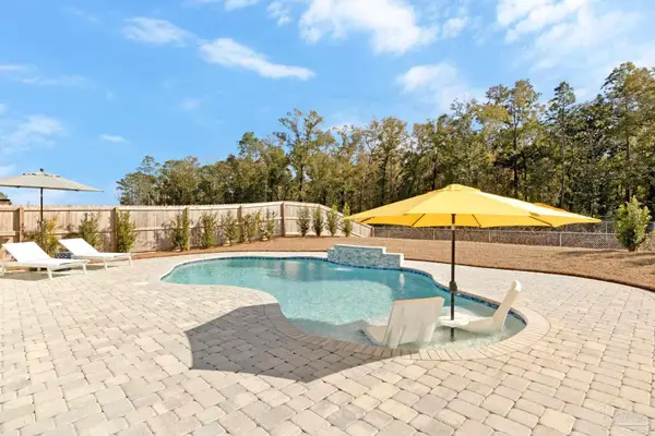 5353 Carnation Dr, Milton, FL 32583