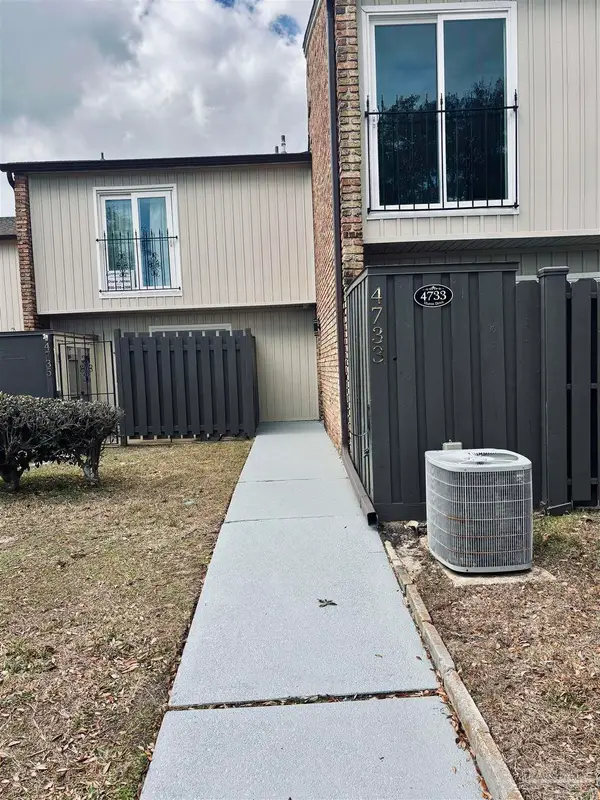 4733 Huron Dr, Pensacola, FL 32507