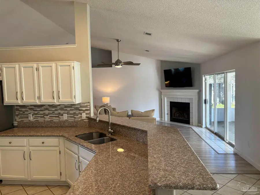 1697 Beachside Dr, Pensacola, FL 32506 - #3