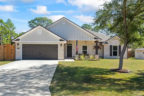 1045 Woodlore Cir, Gulf Breeze, FL 32563