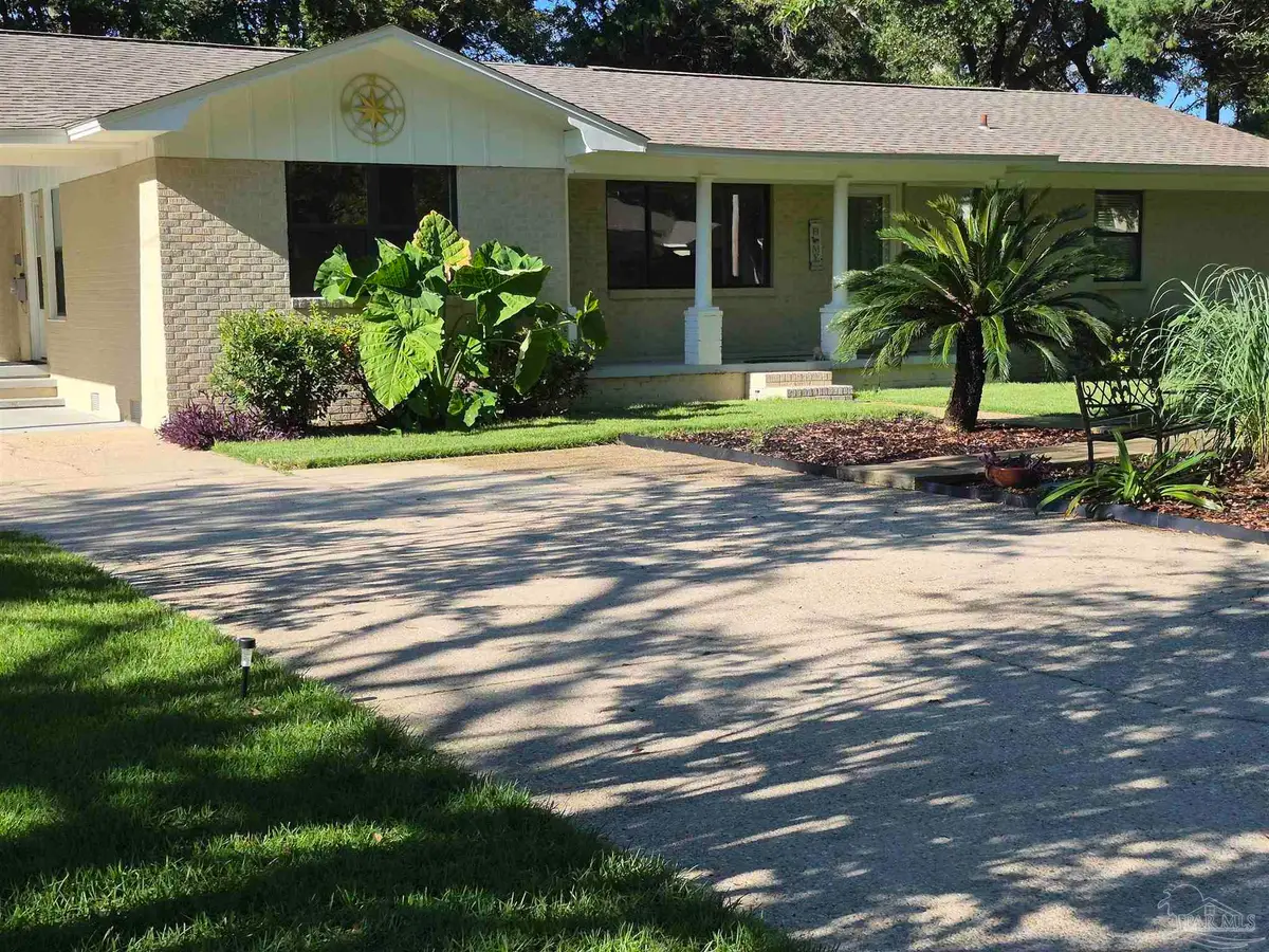 426 Fairpoint Dr, Gulf Breeze, FL 32561 - #1